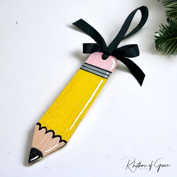 Personalized Ornament Perfect for Celebrating Your Child's First Year of School - Picture 3 of 11